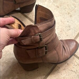 Naya geniune leather boot